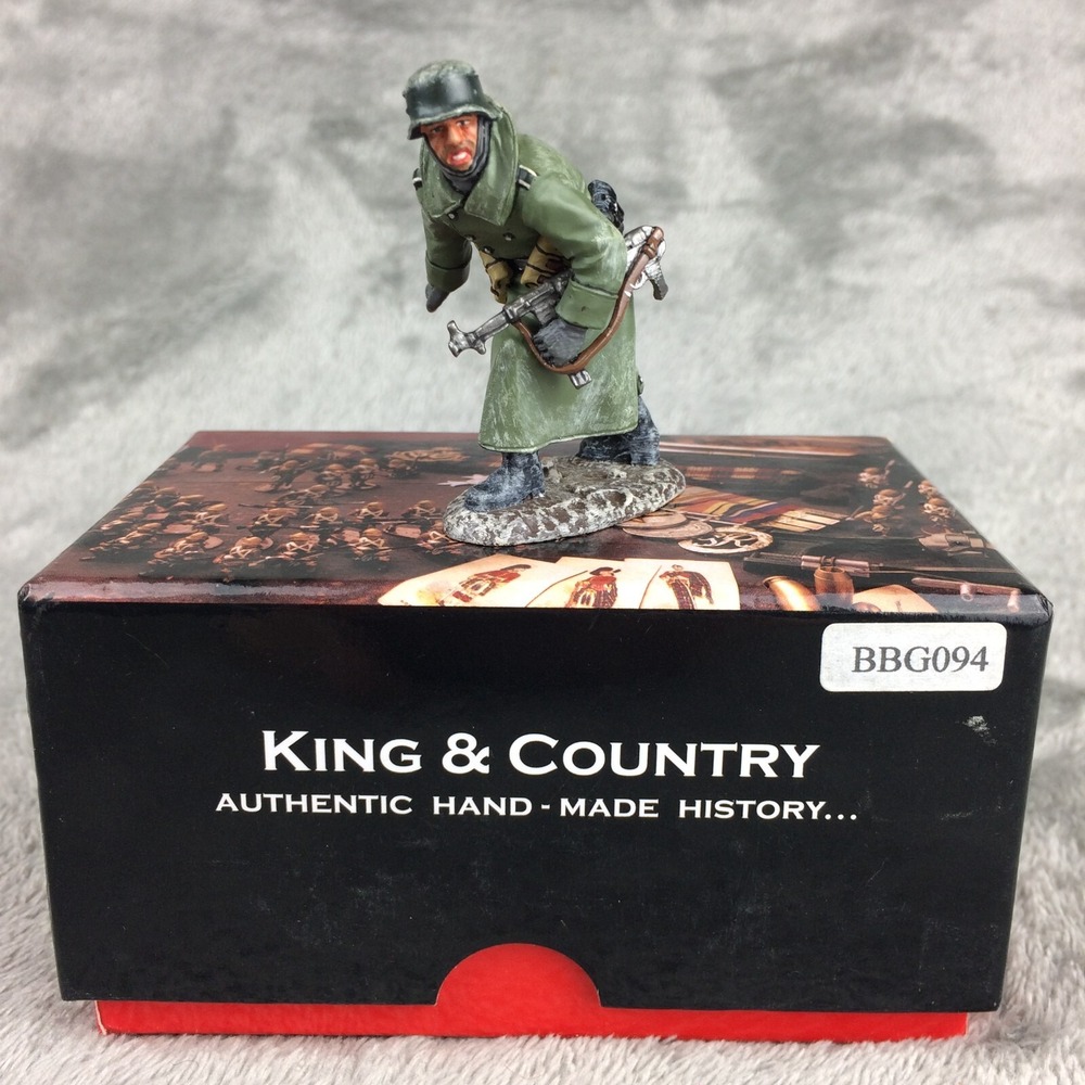 King & Country BBG094 German Infantryman Winter WAIT  WWII Figure with Box